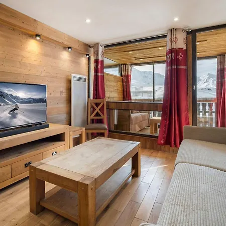 In And Out Bright Alpine Flat With Mountain Views